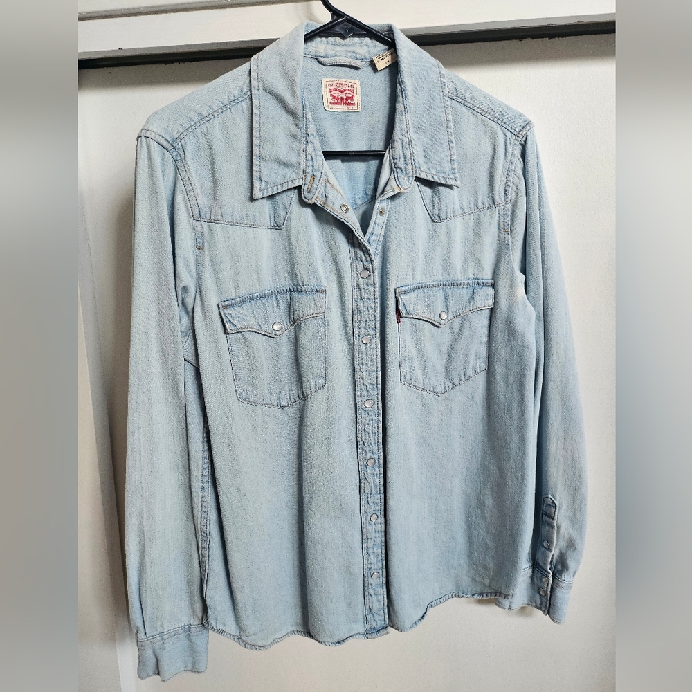 Levi's Denim Button Down Size Large
